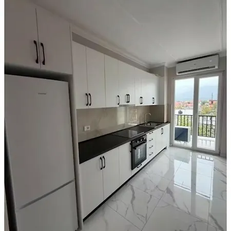 Luxury Near Airport Apartman